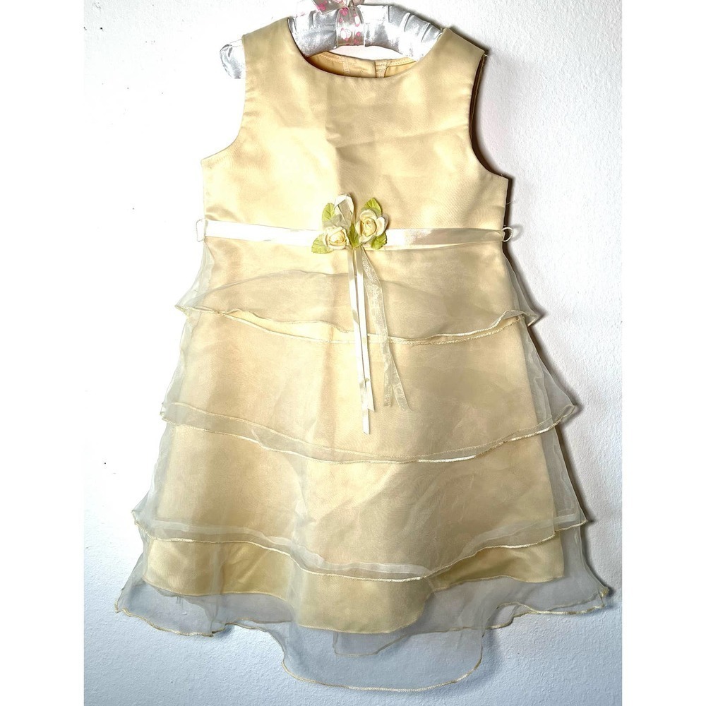𝅺brooke Lindsay cream colored lace dress Sz 6